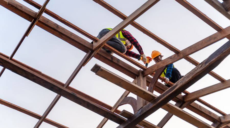 Professional gutter cleaning services in Haydenville, OH